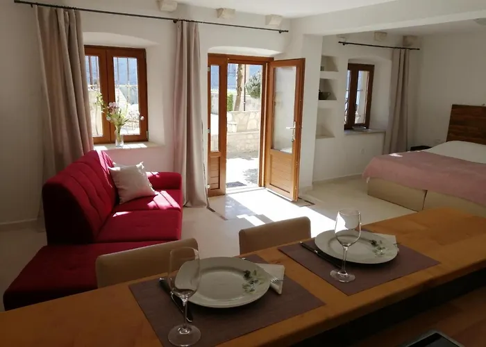 Apartments Kuca Nebeska